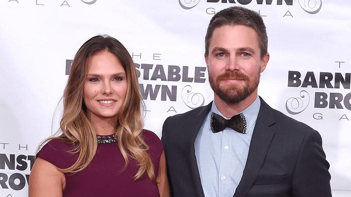 stephen-amell-with-his-wife-cassandra